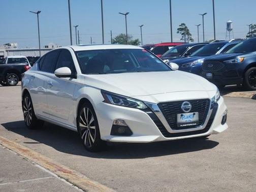 2022 Nissan Altima 2.5 Platinum
