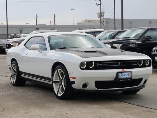 2017 Dodge Challenger SXT