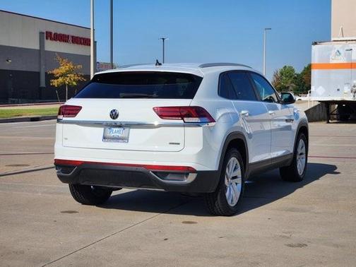 2022 Volkswagen Atlas Cross Sport 2.0T SE w/Technology