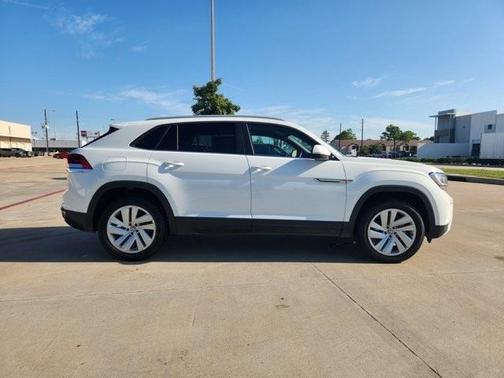 2022 Volkswagen Atlas Cross Sport 2.0T SE w/Technology