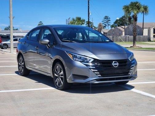 Gun Metallic 2025 Nissan Versa 1.6 SV