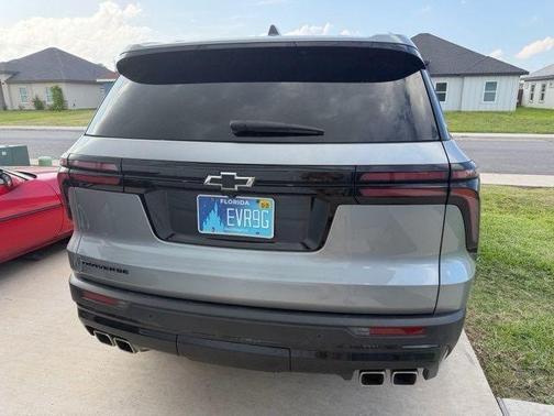 Sterling Gray Metallic 2025 Chevrolet Traverse LT