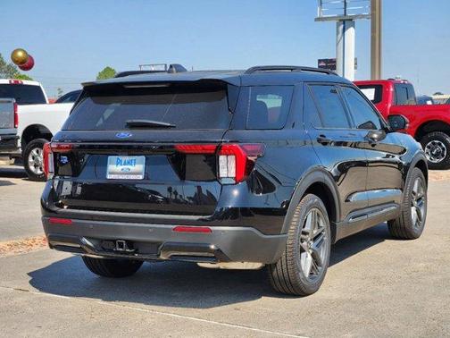 2025 Ford Explorer ST-Line RWD