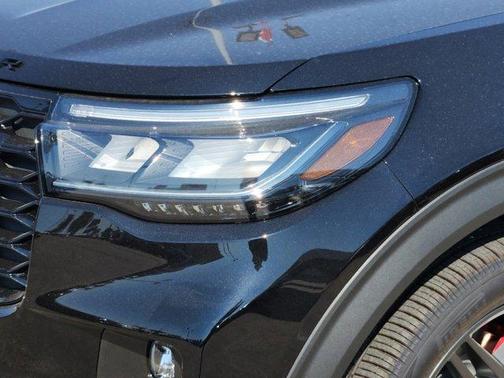2025 Ford Explorer ST-Line RWD
