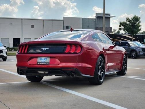 2021 Ford Mustang EcoBoost