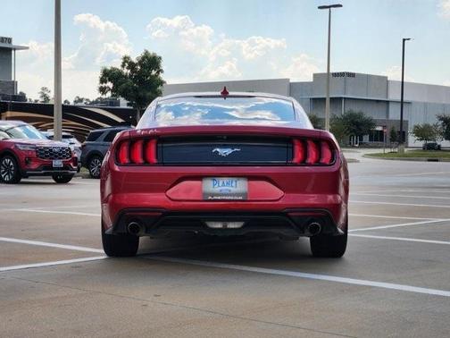 2021 Ford Mustang EcoBoost