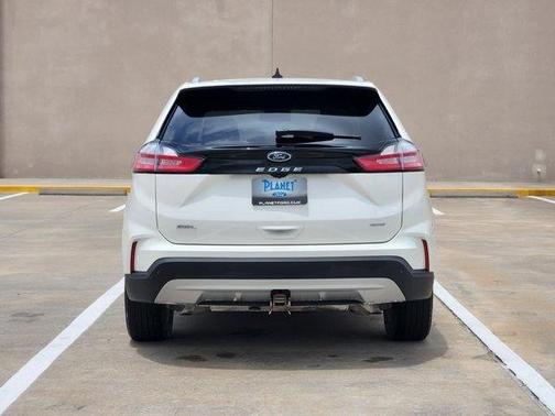 White Metallic 2022 Ford Edge SEL