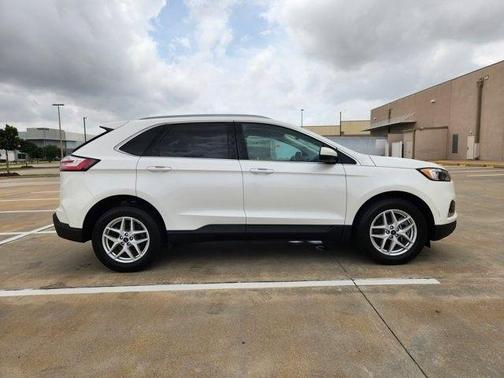 White Metallic 2022 Ford Edge SEL