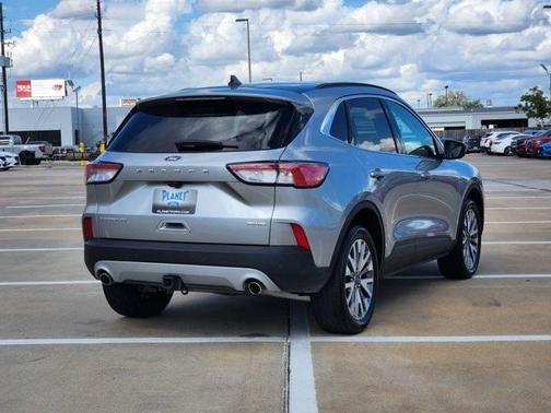 2022 Ford Escape Titanium