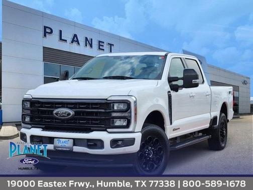 Star White 2024 Ford F-250 Lariat Truck