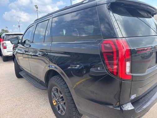 Black Metallic 2026 Ford Expedition Tremor