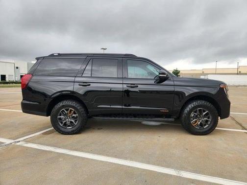 Black Metallic 2026 Ford Expedition Tremor