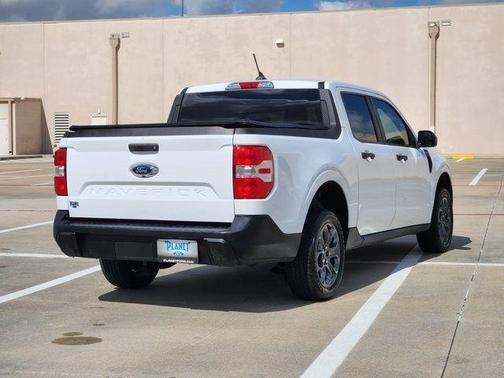 Oxford White 2024 Ford Maverick XLT
