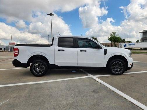 Oxford White 2024 Ford Maverick XLT
