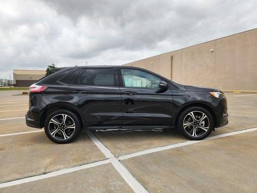 Black Metallic 2023 Ford Edge ST