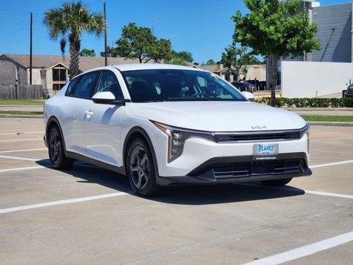 Snow White Pearl 2025 Kia K4