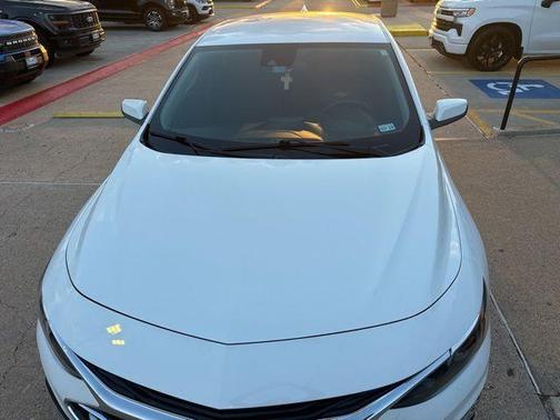 Summit White 2024 Chevrolet Malibu LT