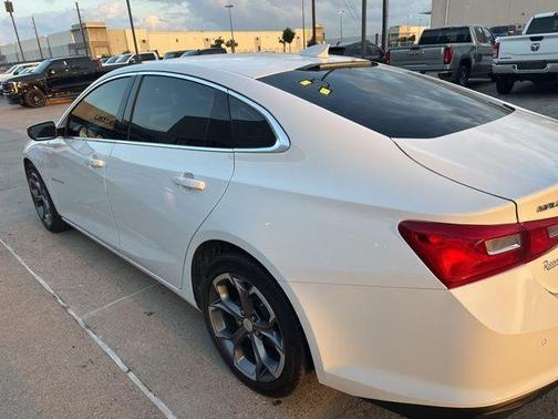 Summit White 2024 Chevrolet Malibu LT