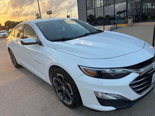 Summit White 2024 Chevrolet Malibu LT