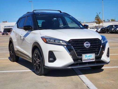 2023 Nissan Kicks SR