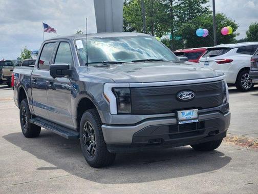 2025 Ford F-150 Lightning XLT