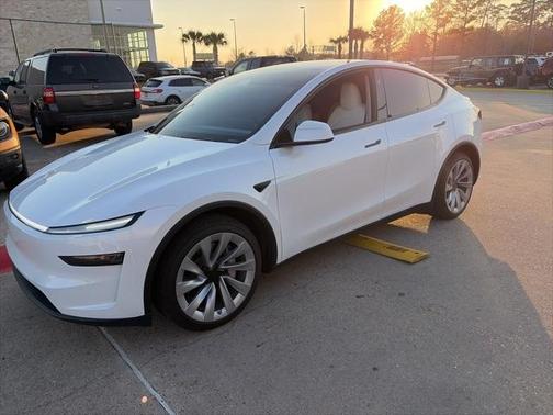 2026 Tesla Model Y PREMIUM