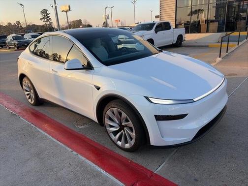 2026 Tesla Model Y PREMIUM
