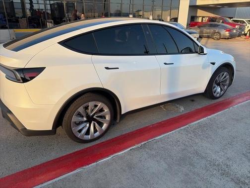 2026 Tesla Model Y PREMIUM