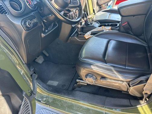 Sarge Green Clearcoat 2022 Jeep Gladiator Overland