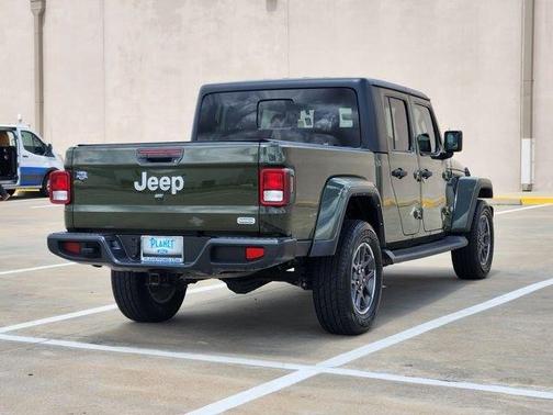 Sarge Green Clearcoat 2022 Jeep Gladiator Overland