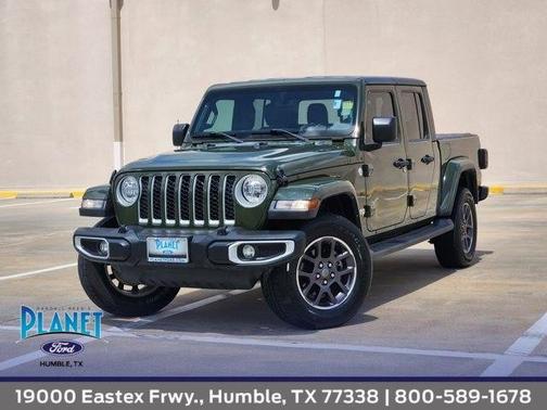 Sarge Green Clearcoat 2022 Jeep Gladiator Overland