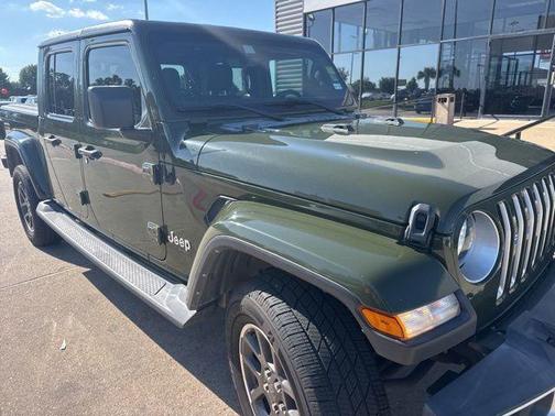 Sarge Green Clearcoat 2022 Jeep Gladiator Overland