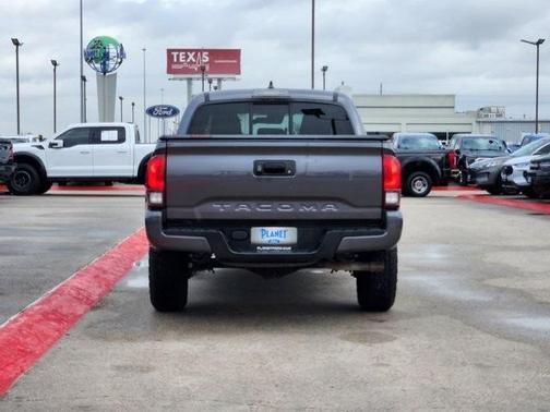 2022 Toyota Tacoma SR5