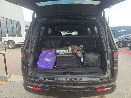 Diamond Black 2024 Jeep Wagoneer Series II