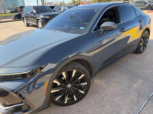 2025 Toyota Crown Platinum