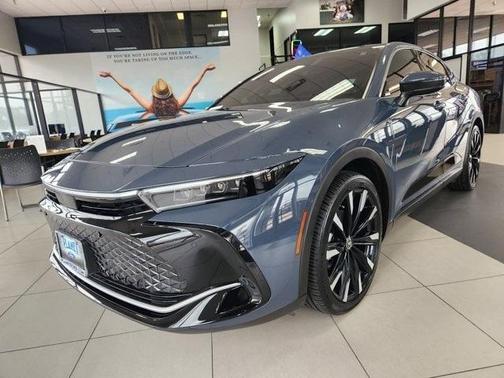 2025 Toyota Crown Platinum