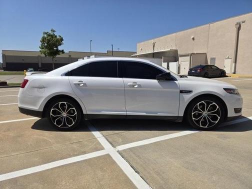 2018 Ford Taurus SHO