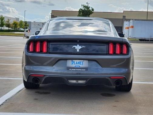 2017 Ford Mustang V6
