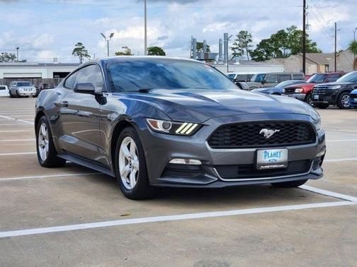 2017 Ford Mustang V6