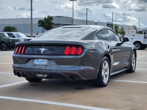 2017 Ford Mustang V6