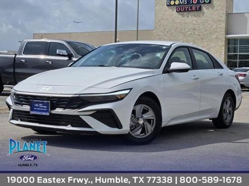 2025 Hyundai ELANTRA SE