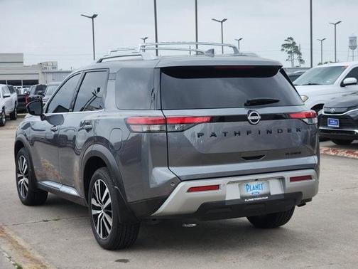 2024 Nissan Pathfinder Platinum