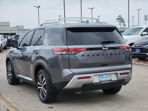2024 Nissan Pathfinder Platinum