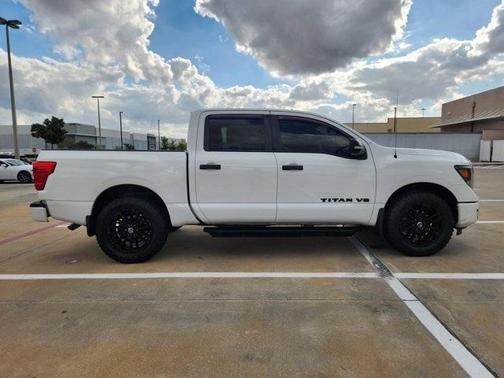 2018 Nissan Titan SV