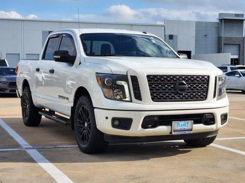 2018 Nissan Titan SV