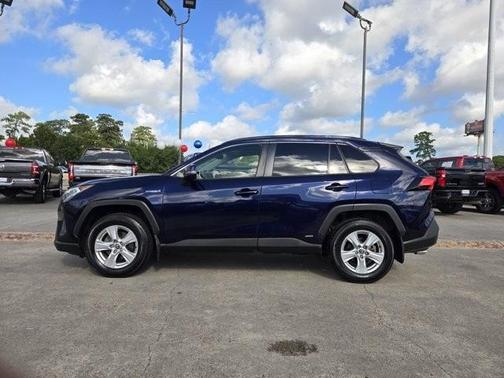 2020 Toyota RAV4 Hybrid XLE