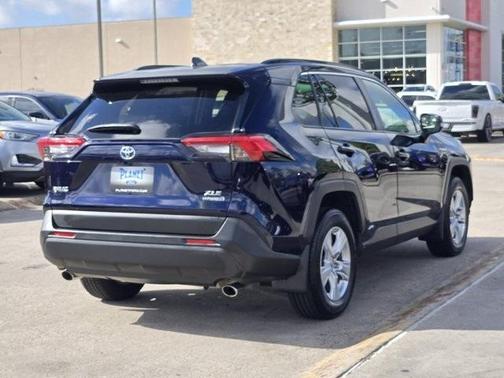 2020 Toyota RAV4 Hybrid XLE