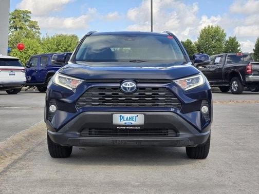 2020 Toyota RAV4 Hybrid XLE