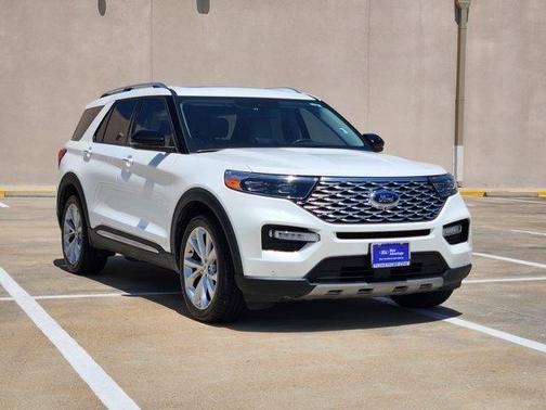 White Metallic 2022 Ford Explorer Platinum