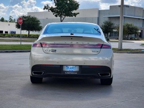2014 Lincoln MKZ Base